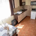 Negy Evszak Vendeghaz *