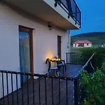 Negy Evszak Vendeghaz * Демьен